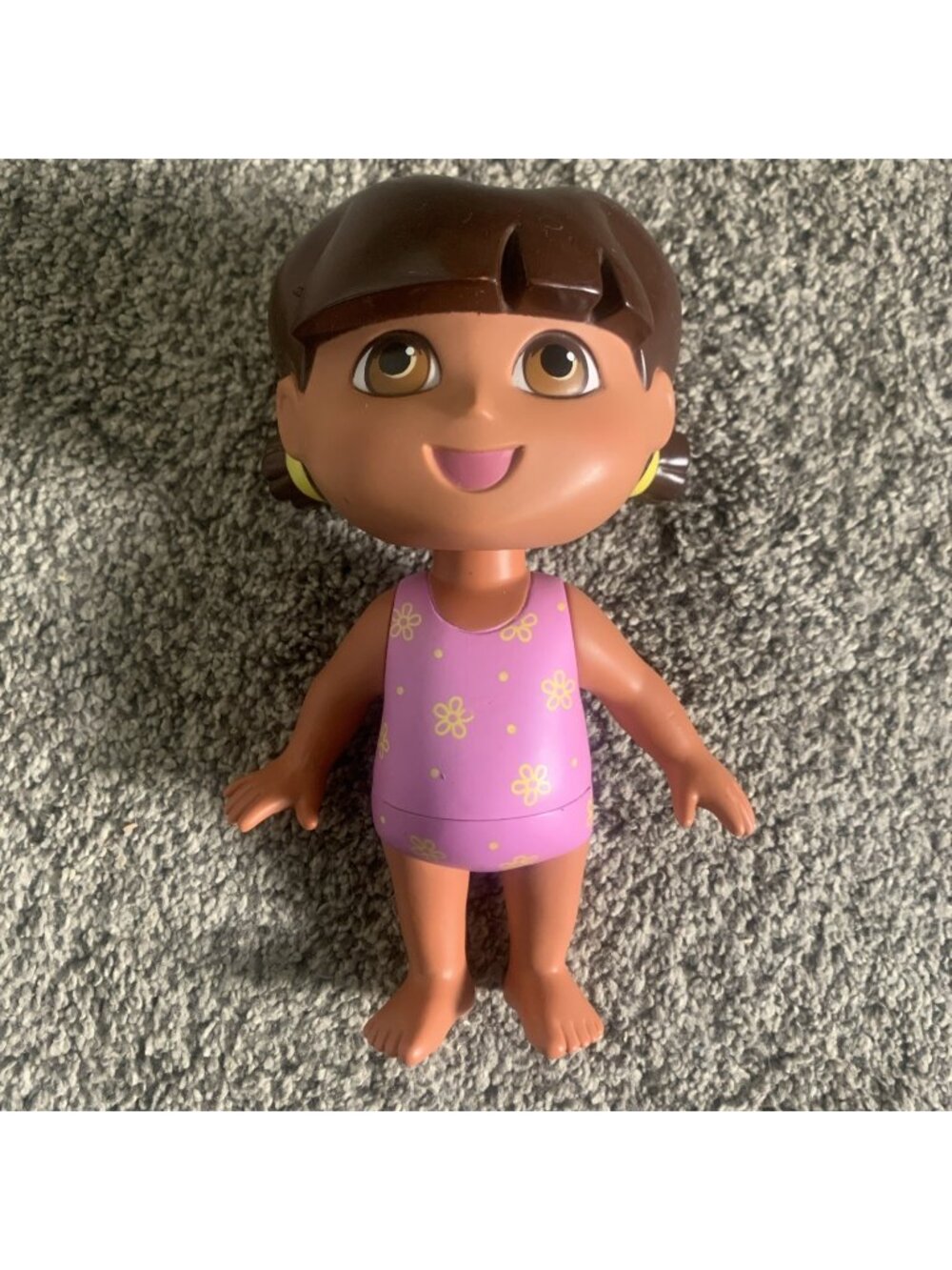 2002 Mattel Viacom Dora the Explorer Figure 8" Toy Doll